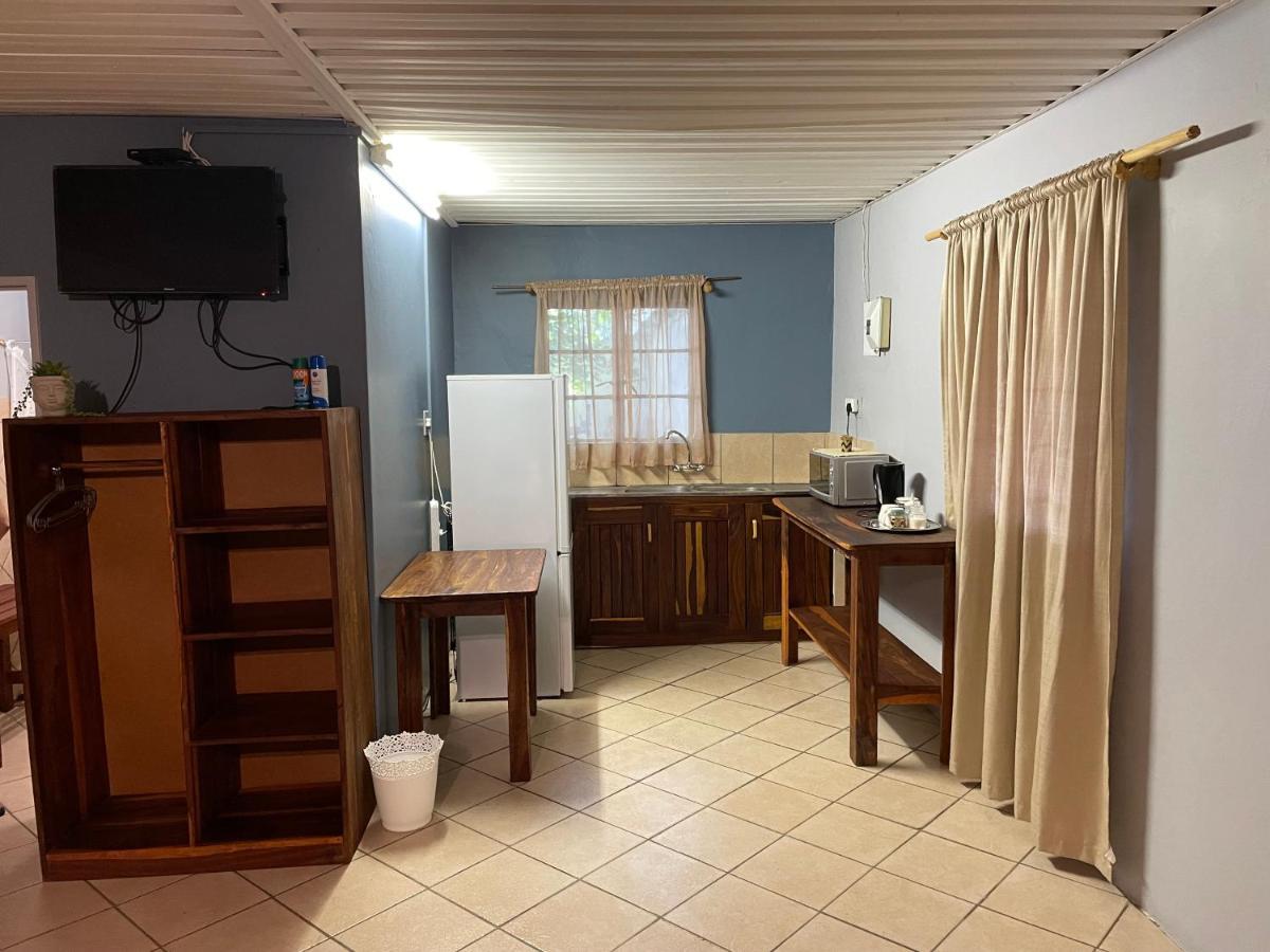 Kololo Guesthouse Katima Mulilo Exterior photo