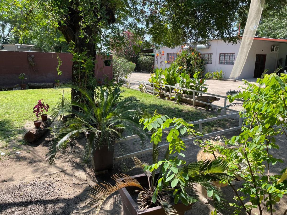 Kololo Guesthouse Katima Mulilo Exterior photo